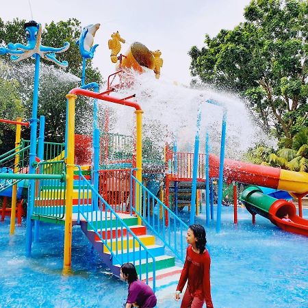 Melaka Top Largest Waterpark Resort - By Youbnb Homestay Melaka Exterior photo