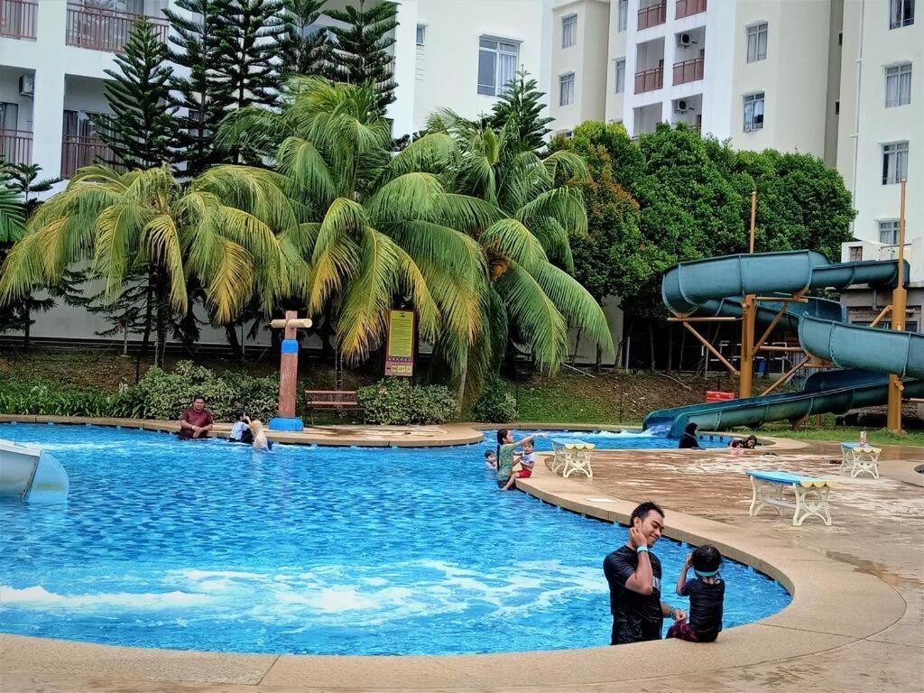 Melaka Top Largest Waterpark Resort - By Youbnb Homestay Melaka Exterior photo