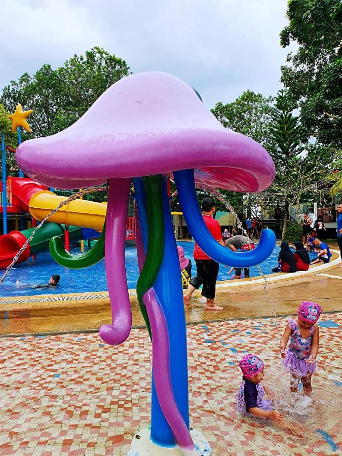 Melaka Top Largest Waterpark Resort - By Youbnb Homestay Melaka Exterior photo