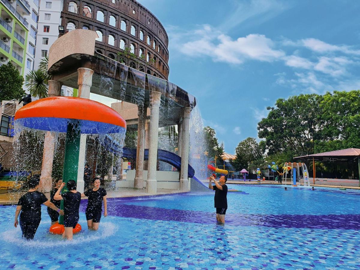 Melaka Top Largest Waterpark Resort - By Youbnb Homestay Melaka Exterior photo